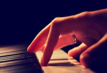 奇异果体育：图片报：阿隆索在距拜耳球场不到分钟车程的地方寻找新住处.